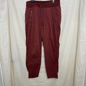 Athleta Trekkie North Jogger Women's 6 Rosewood Red